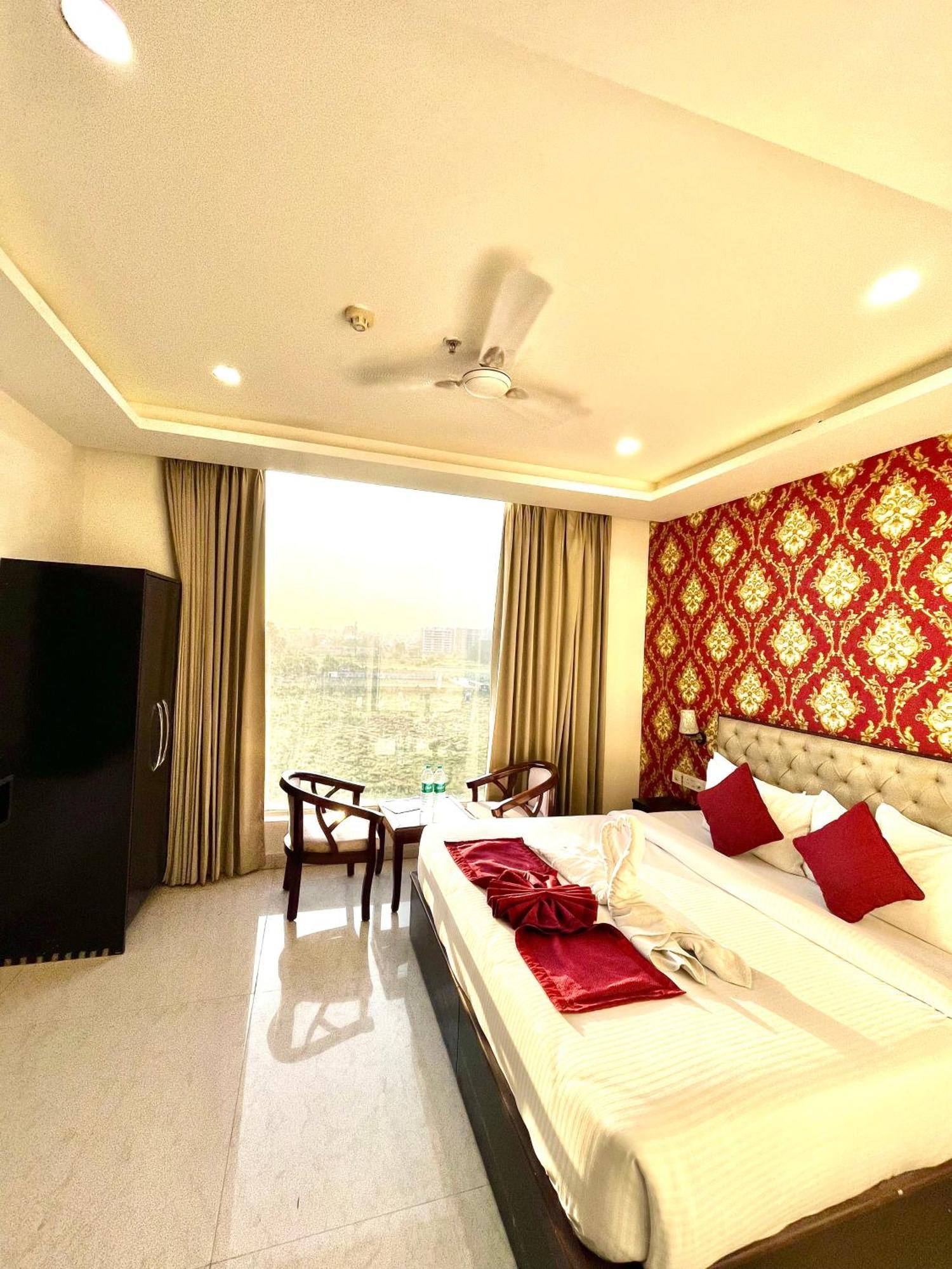 Hotel Northview Park By Lycoris !! Top Rated & Most Awarded Property In Tricity Zirakpur Dış mekan fotoğraf
